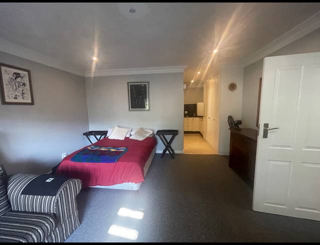 3 BEDROOM TOWNHOUSE RENTED IN HILLCREST CENTRAL